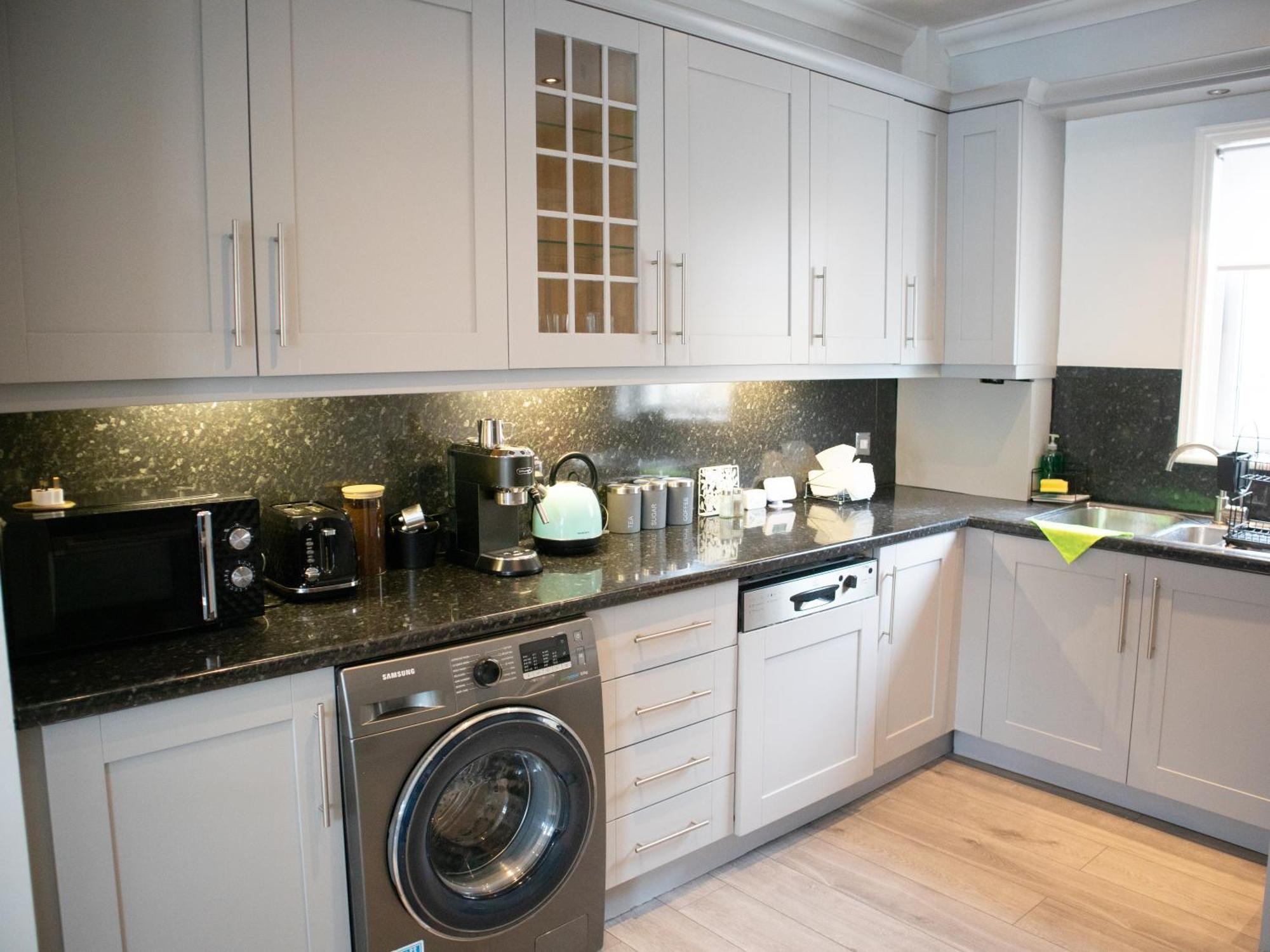 Bright Private Terrace - Free Private Parking - Tv - Wifi - Netflix Lejlighed Croydon Eksteriør billede