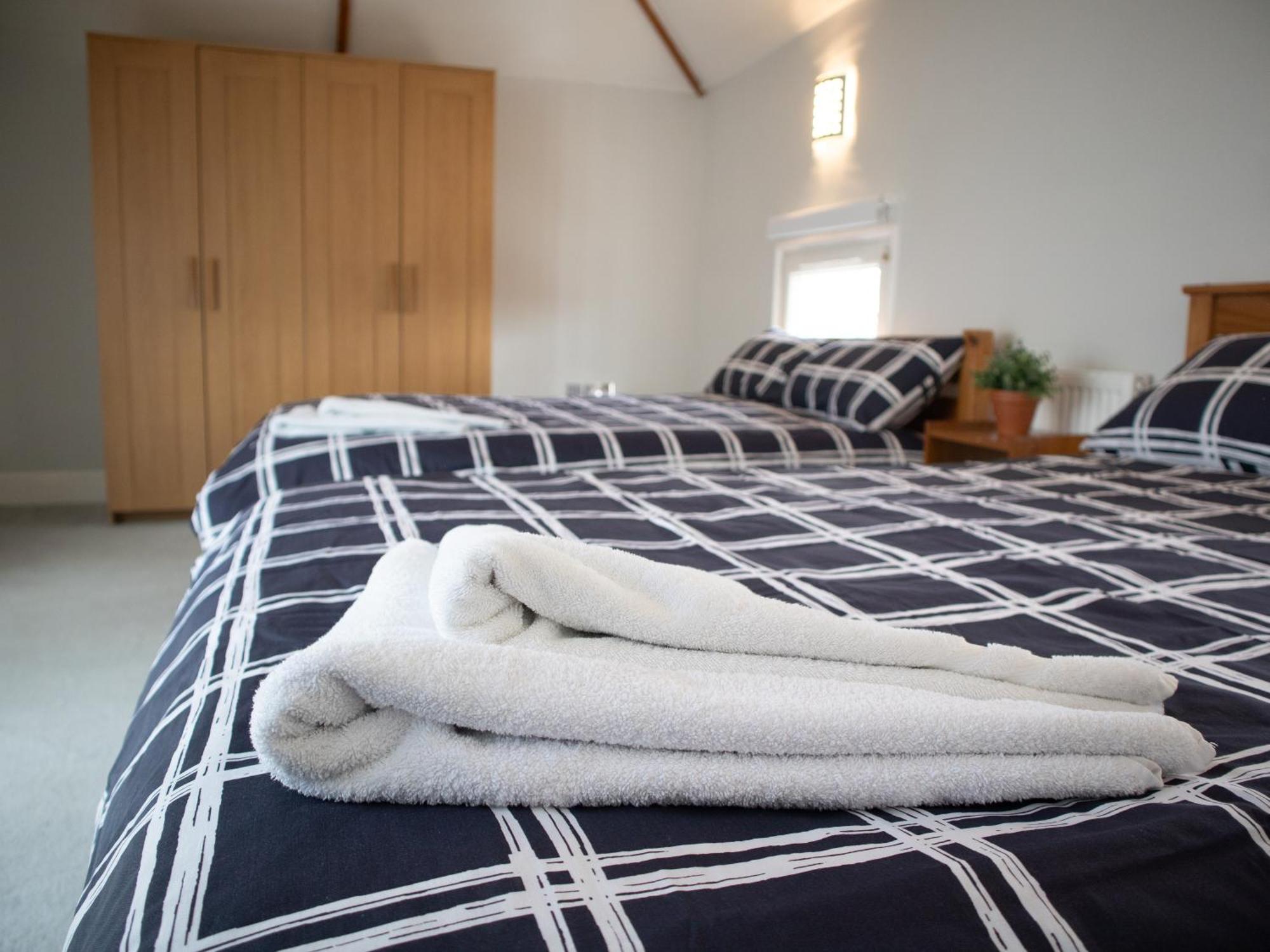 Bright Private Terrace - Free Private Parking - Tv - Wifi - Netflix Lejlighed Croydon Eksteriør billede