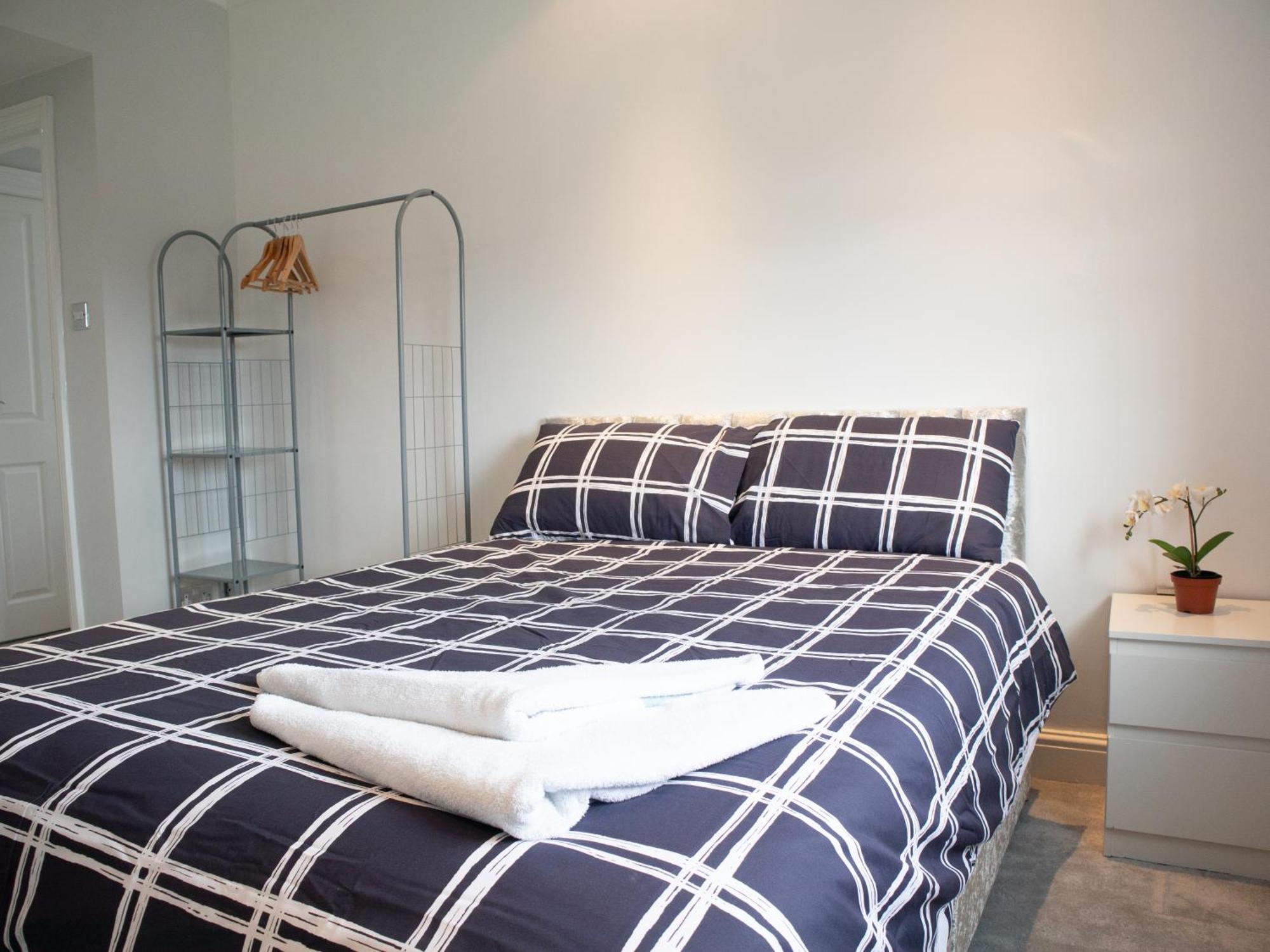 Bright Private Terrace - Free Private Parking - Tv - Wifi - Netflix Lejlighed Croydon Eksteriør billede
