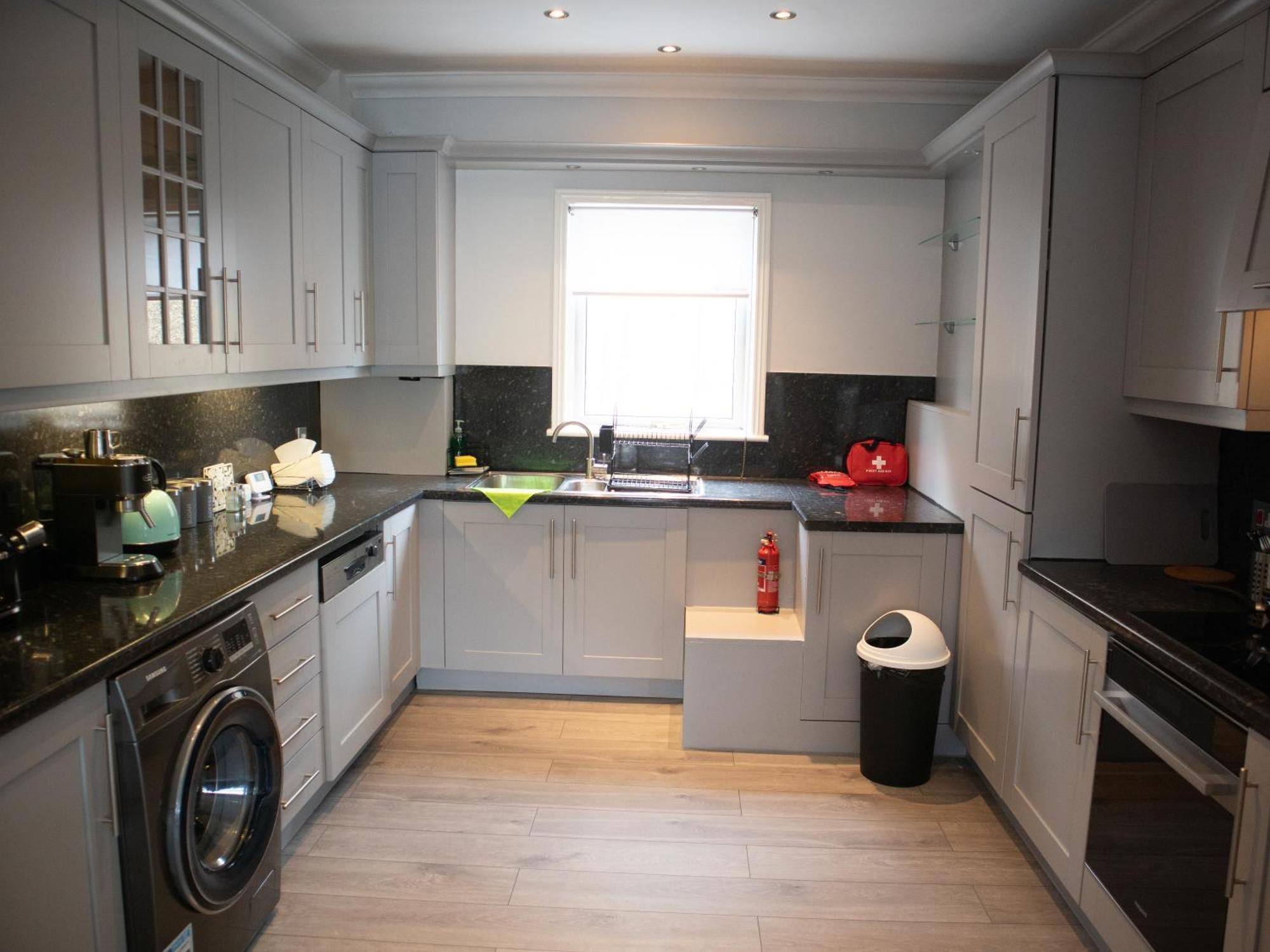 Bright Private Terrace - Free Private Parking - Tv - Wifi - Netflix Lejlighed Croydon Eksteriør billede