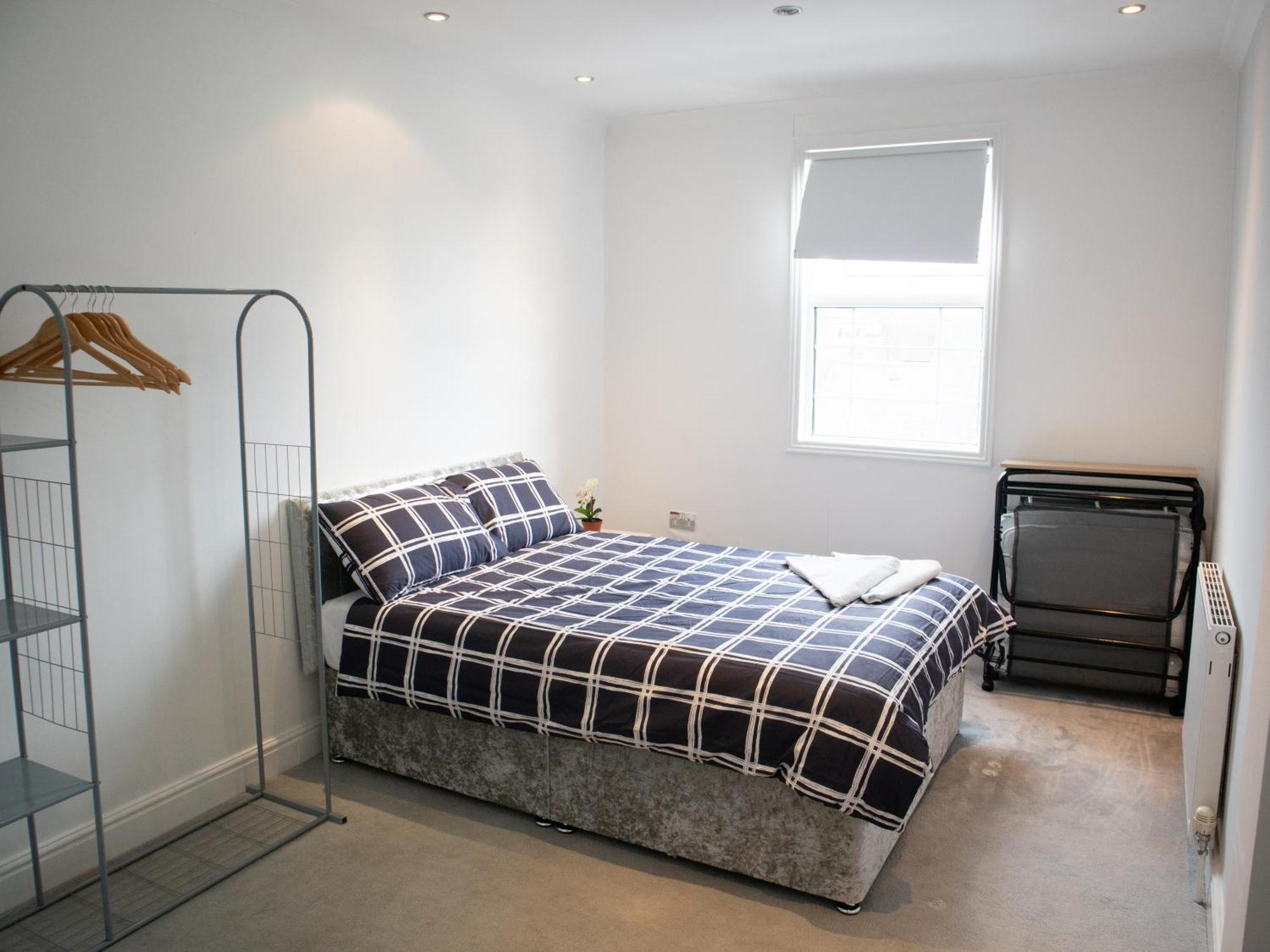 Bright Private Terrace - Free Private Parking - Tv - Wifi - Netflix Lejlighed Croydon Eksteriør billede