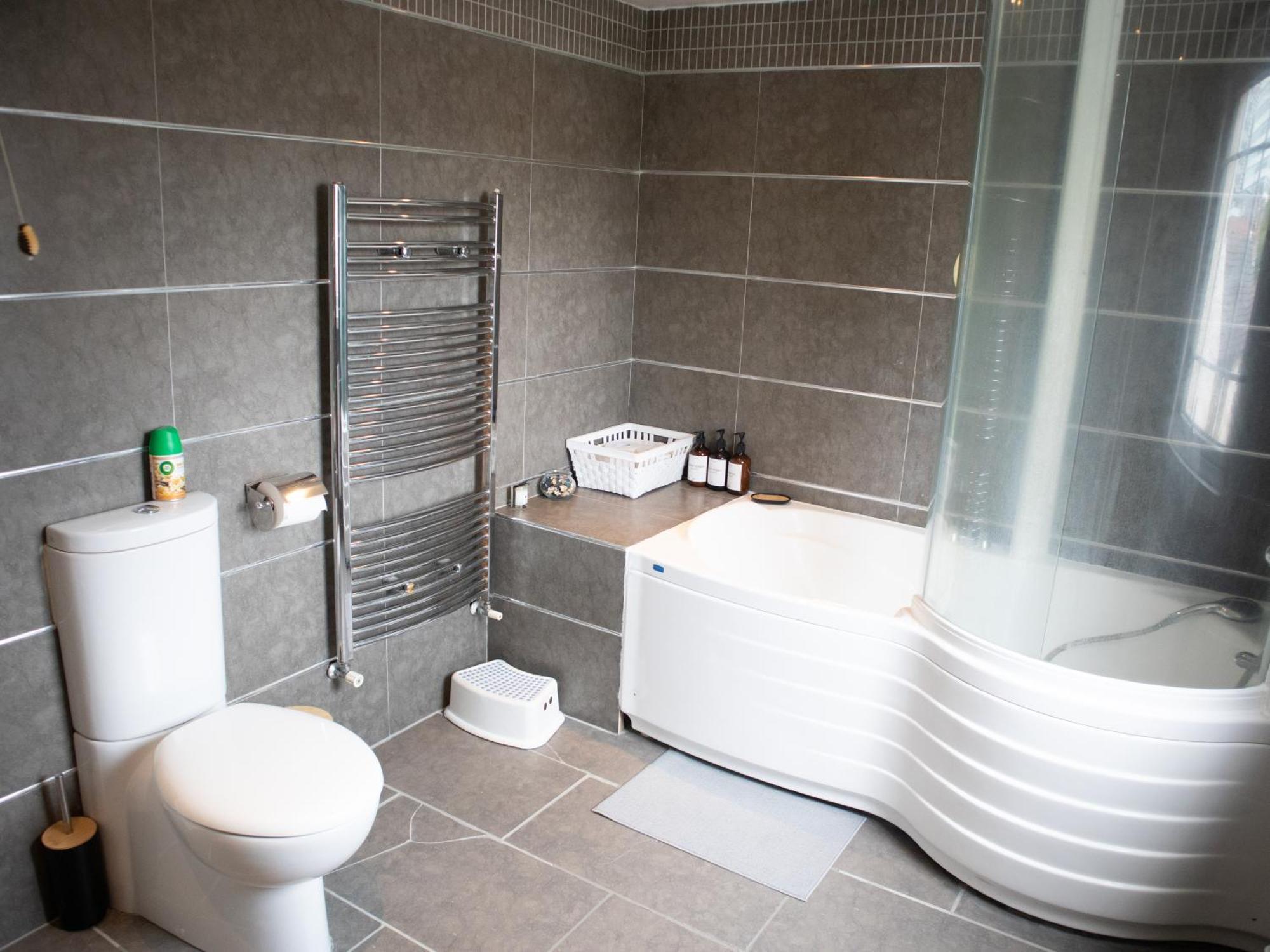 Bright Private Terrace - Free Private Parking - Tv - Wifi - Netflix Lejlighed Croydon Eksteriør billede